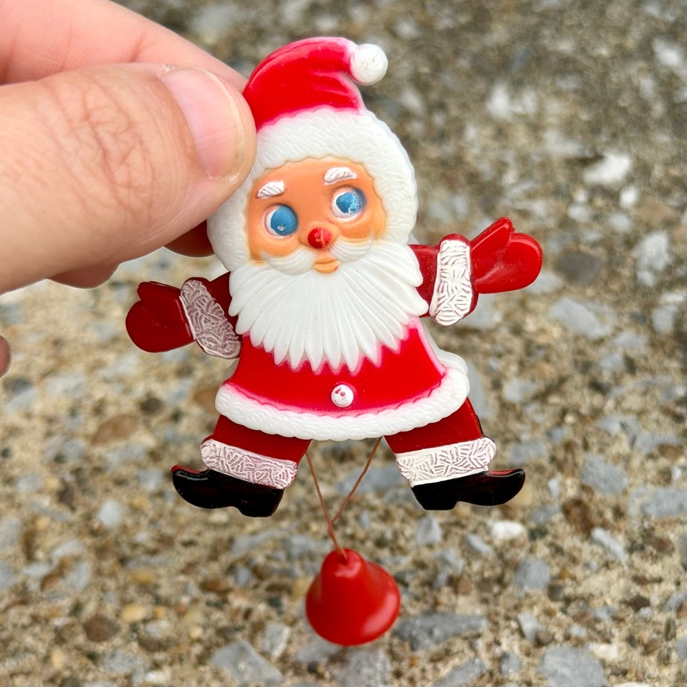 Vintage Santa Claus Pull String Jumping Jack Brooch Pin Red Plastic Christmas - Picture 2 of 5